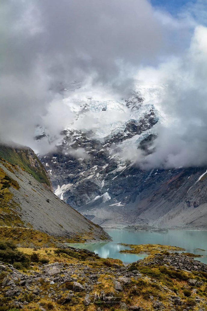 Clouds lifted for a short moment above the Mueller Lake