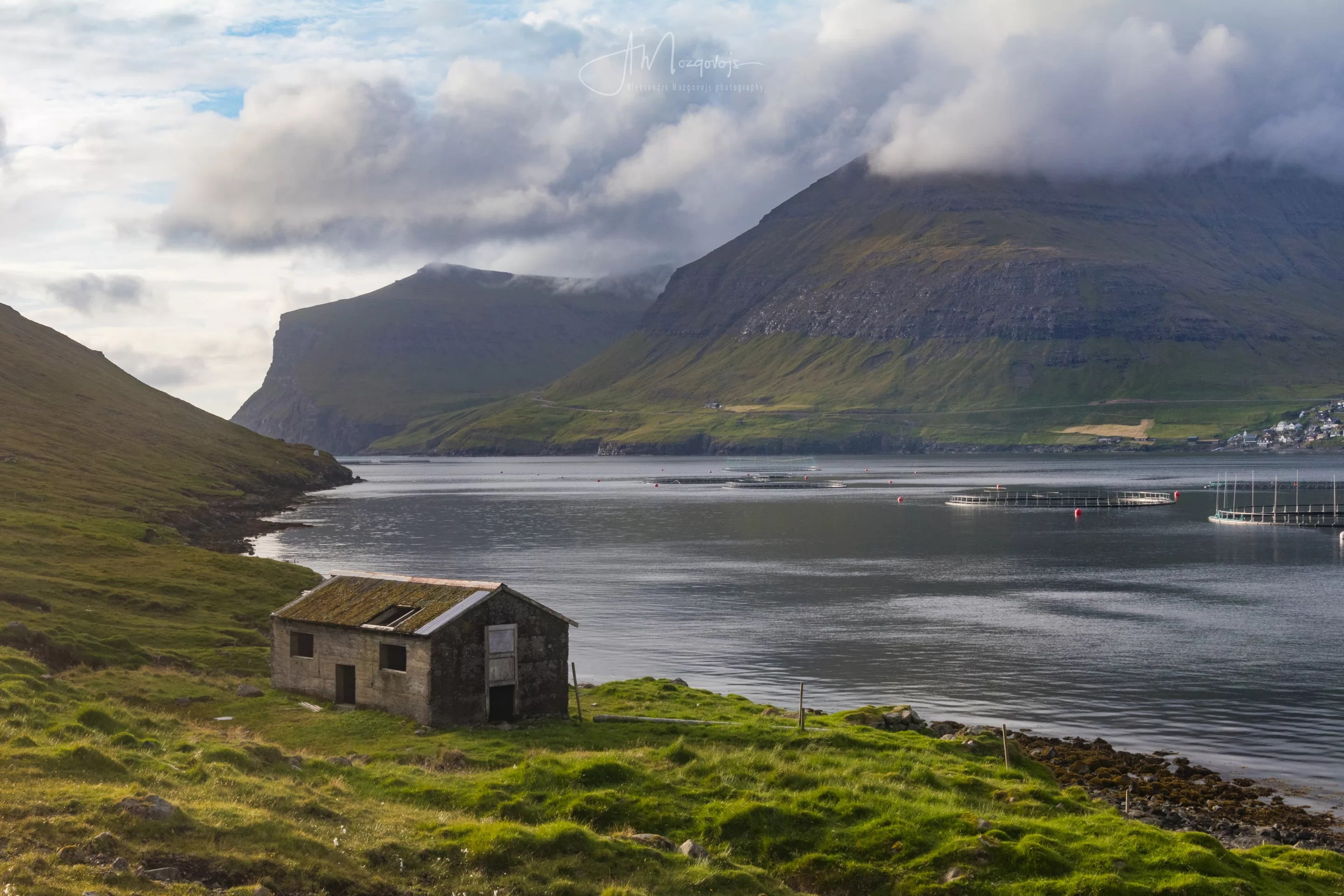 Abandoned structure on the hike to Drangarnir