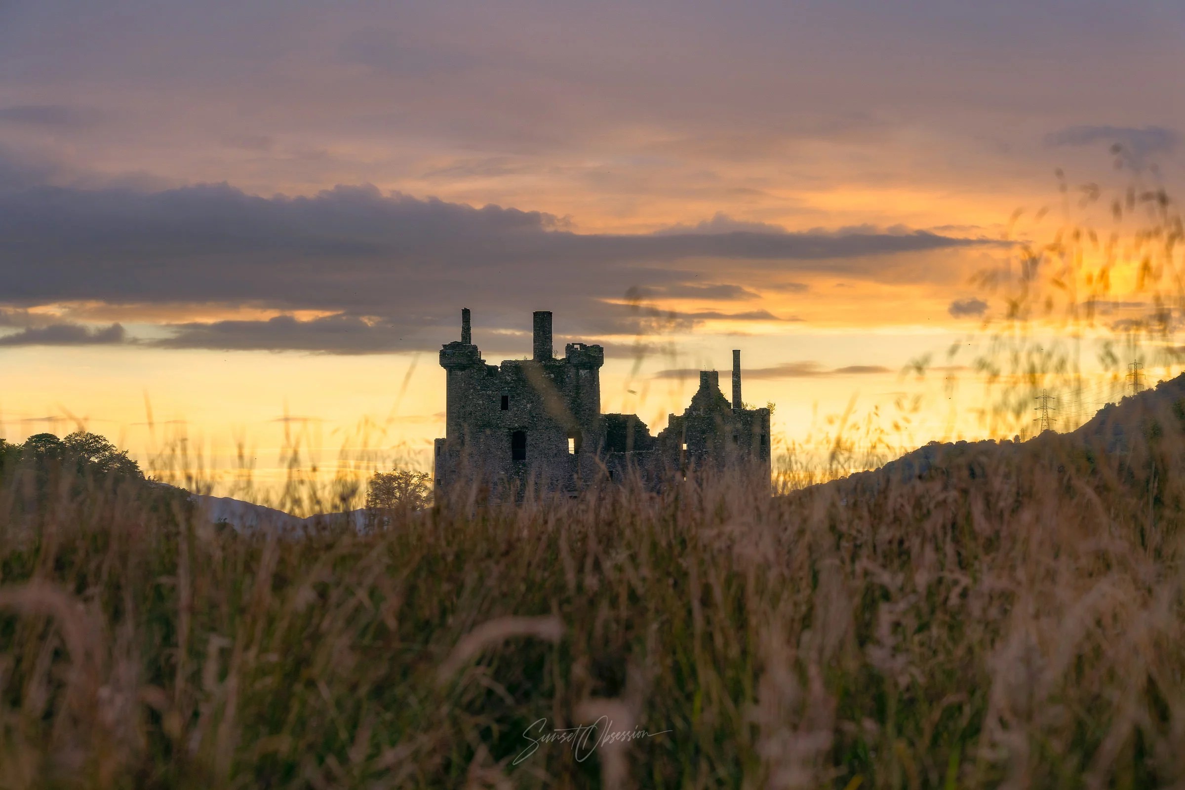 Sunset over Kilchurn captured from the castle road