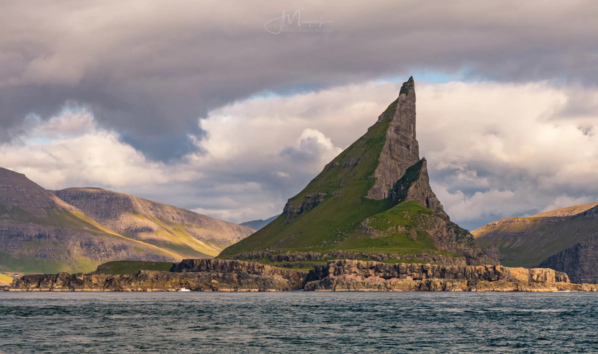 View of Tindhólmur from the ferry