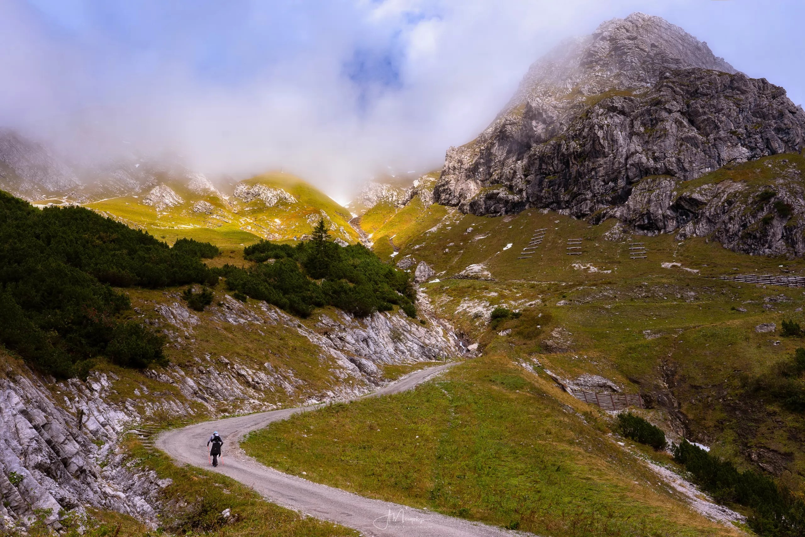Brutal ascent to lake Seealpsee